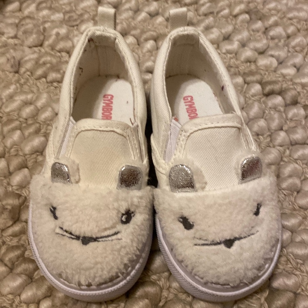 Gymboree toddler shoes size 6. Worn once